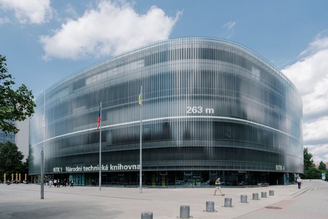 Fotografie stavby Národní technická knihovna, Praha 6 – Dejvice